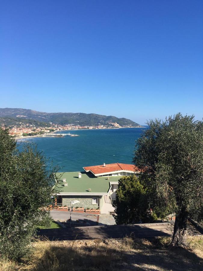 Piccola Navetta Apartment Diano San Pietro Bagian luar foto