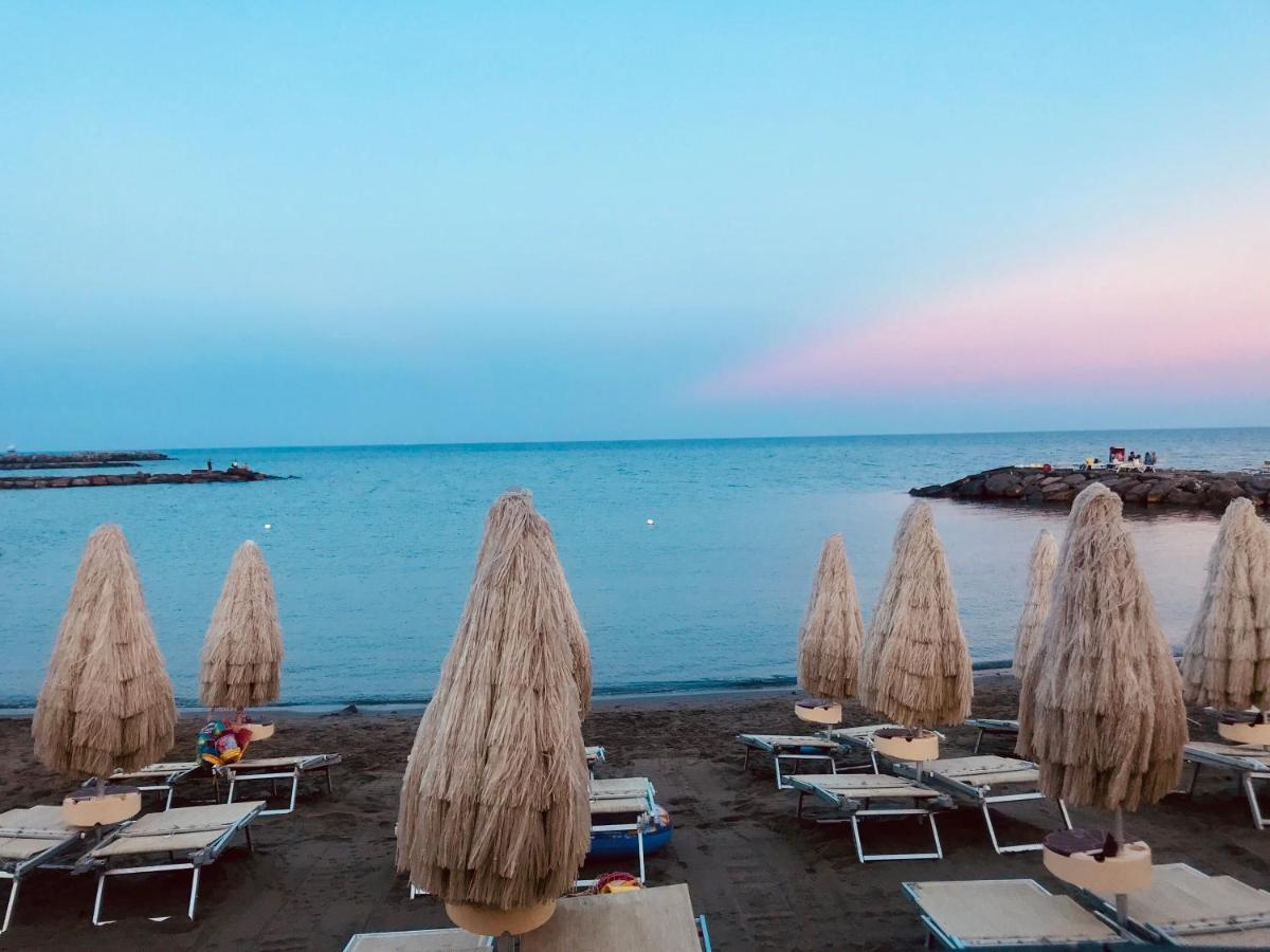 Piccola Navetta Apartment Diano San Pietro Bagian luar foto
